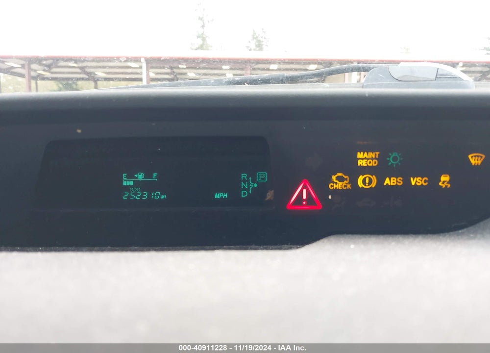 2005 TOYOTA PRIUS VIN: JTDKB20U153047772