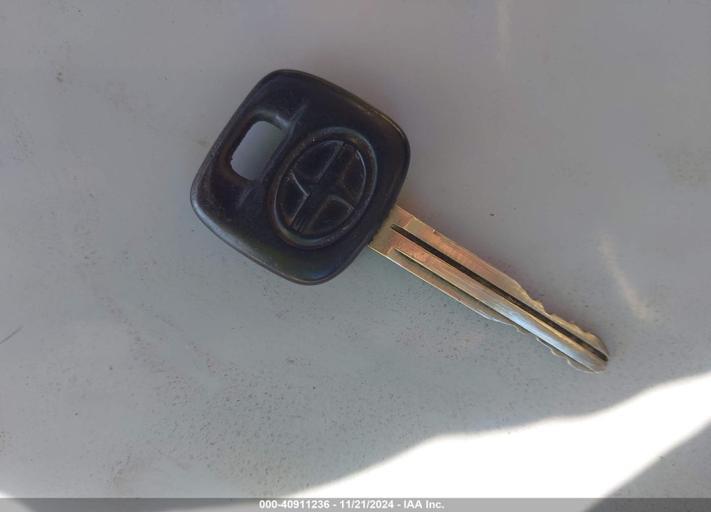 2004 SCION XB VIN: JTLKT324140131210