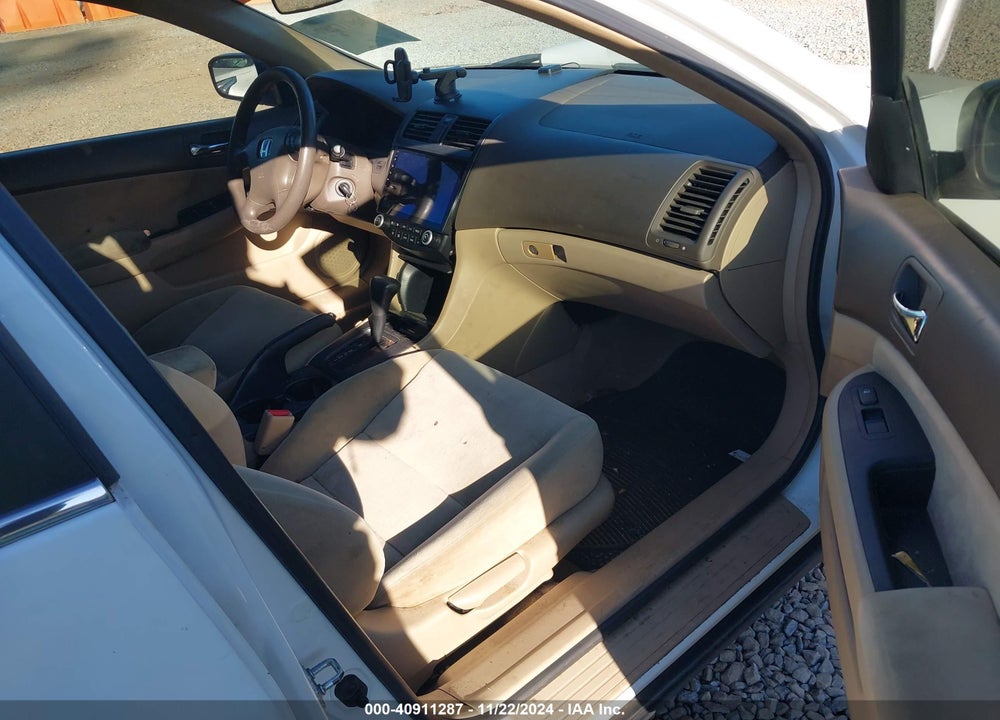 2005 HONDA ACCORD 2.4 LX VIN: 1HGCM56445A191661
