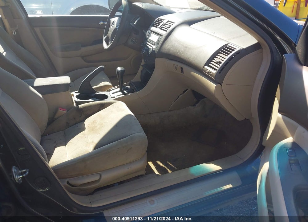 2004 HONDA ACCORD 2.4 LX VIN: 1HGCM56364A152494