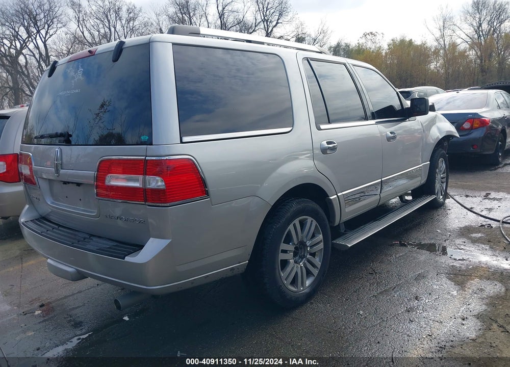 2007 LINCOLN NAVIGATOR ULTIMATE VIN: 5LMFU28517LJ17324