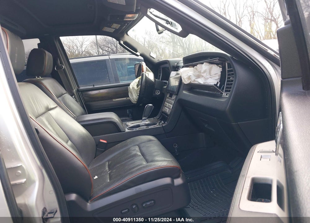 2007 LINCOLN NAVIGATOR ULTIMATE VIN: 5LMFU28517LJ17324
