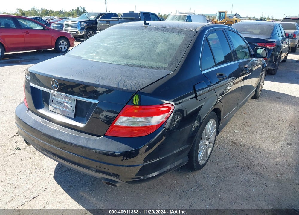 2008 MERCEDES-BENZ C 300 VIN: WDDGF54XX8R038558
