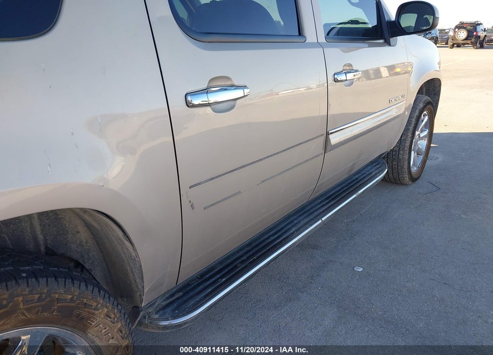2008 GMC YUKON XL 1500 DENALI VIN: 1GKFC66878J195400