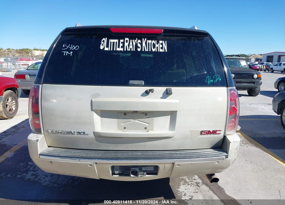 2008 GMC YUKON XL 1500 DENALI VIN: 1GKFC66878J195400