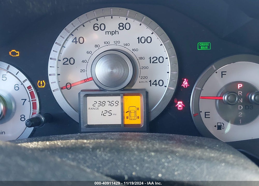2011 HONDA PILOT LX VIN: 5FNYF4H26BB036472