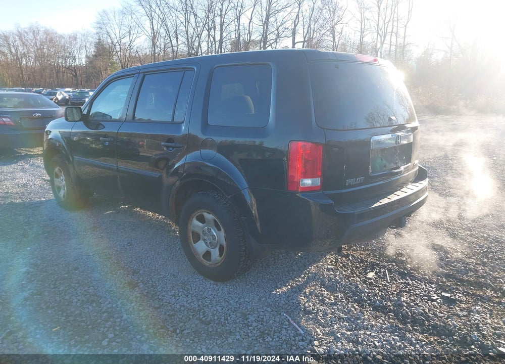 2011 HONDA PILOT LX VIN: 5FNYF4H26BB036472