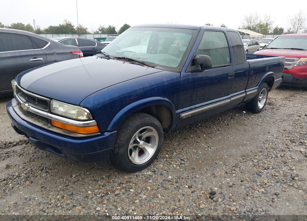 2001 CHEVROLET S-10 LS VIN: 1GCCS195018224223