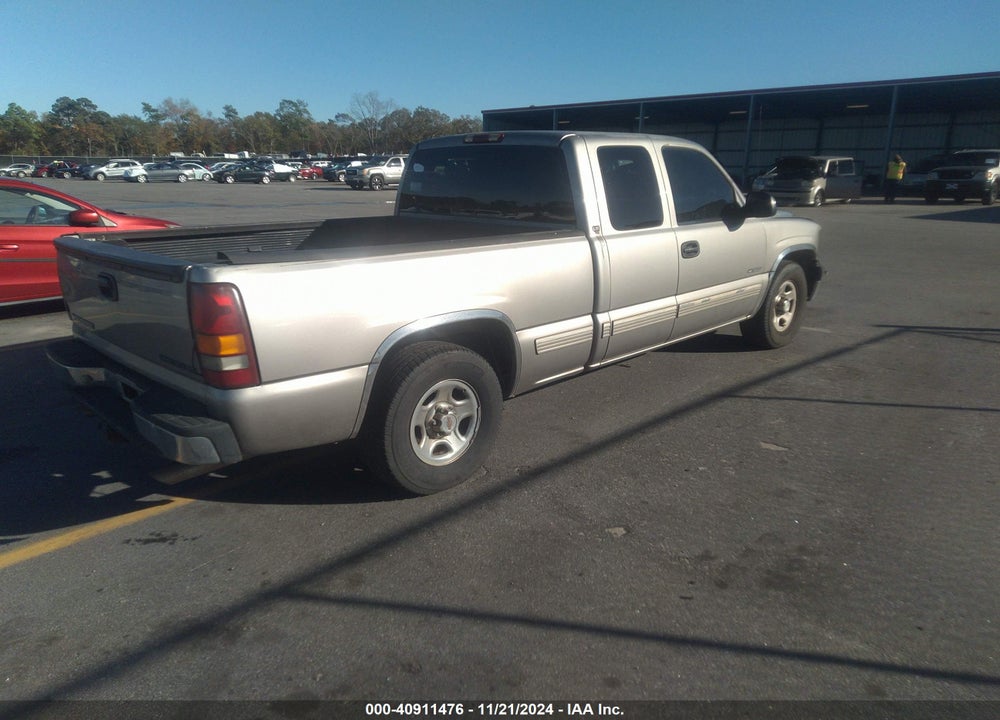 1999 CHEVROLET SILVERADO 1500 LS VIN: 2GCEC19V2X1231188