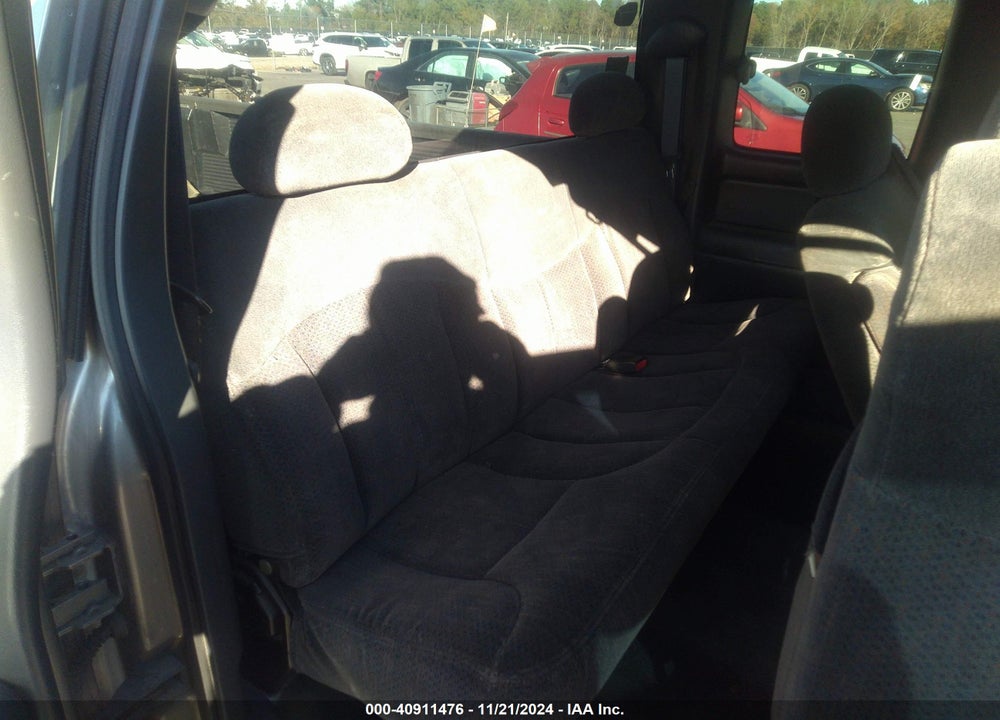 1999 CHEVROLET SILVERADO 1500 LS VIN: 2GCEC19V2X1231188