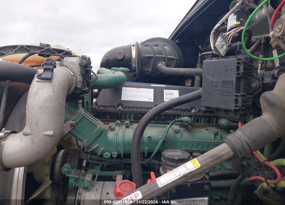 2020 VOLVO VNR VIN: 4V4WC9EG8LN257317