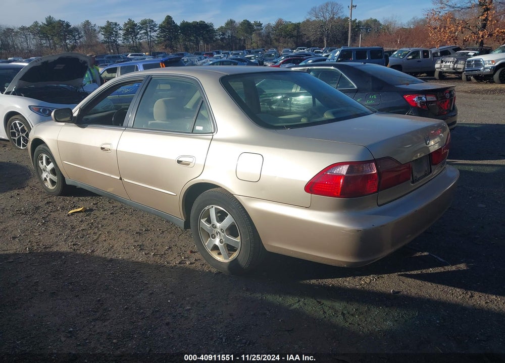 2000 HONDA ACCORD 2.3 SE VIN: JHMCG6696YC008629