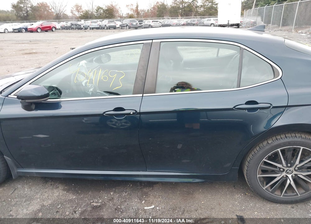 2021 TOYOTA CAMRY SE VIN: 4T1G11AK2MU542437