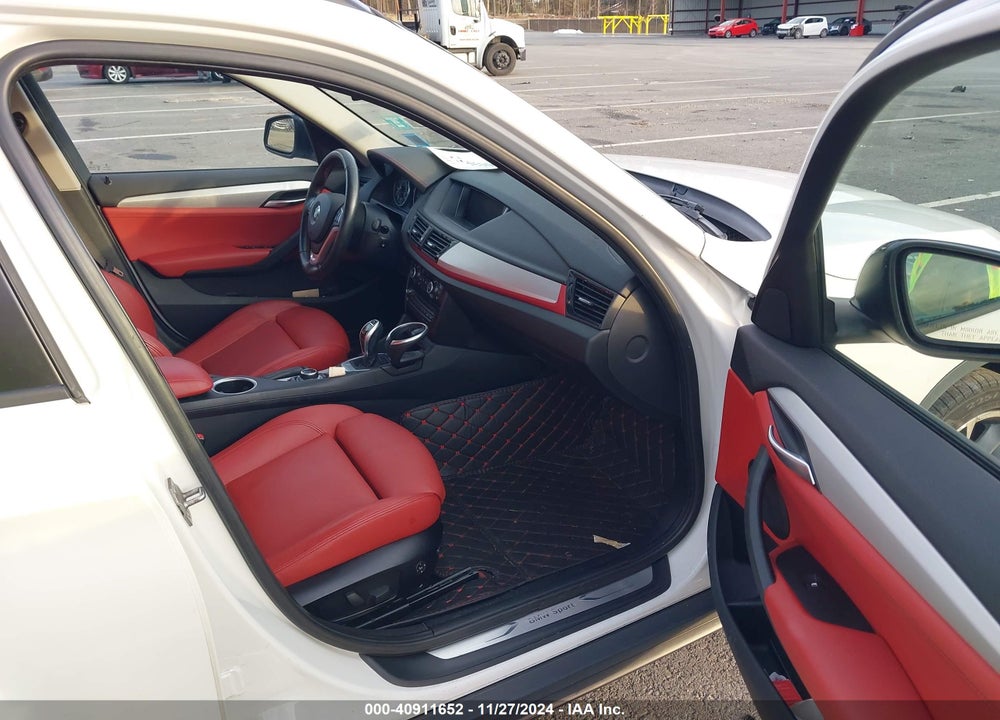 2015 BMW X1 XDRIVE28I VIN: WBAVL1C50FVY41447