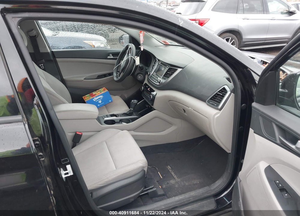 2018 HYUNDAI TUCSON SE VIN: KM8J2CA42JU659947