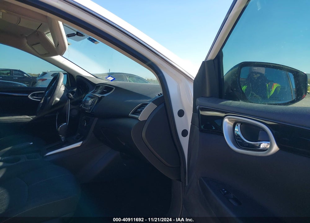 2018 NISSAN SENTRA SV VIN: 3N1AB7AP9JY207581