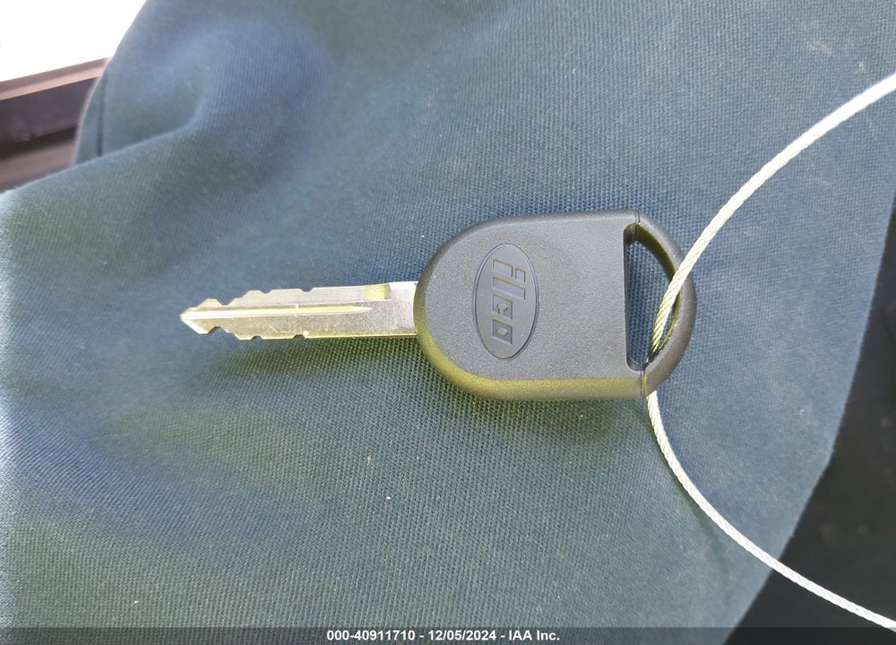 2005 FORD FIVE HUNDRED SEL VIN: 1FAFP24165G130163