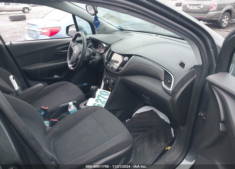 2019 CHEVROLET TRAX LS VIN: 3GNCJNSB9KL339844