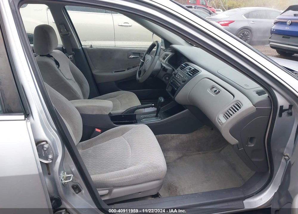 2002 HONDA ACCORD 2.3 LX VIN: 3HGCG56432G705262