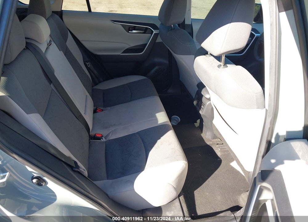 2021 TOYOTA RAV4 XLE VIN: 2T3W1RFVXMW161391