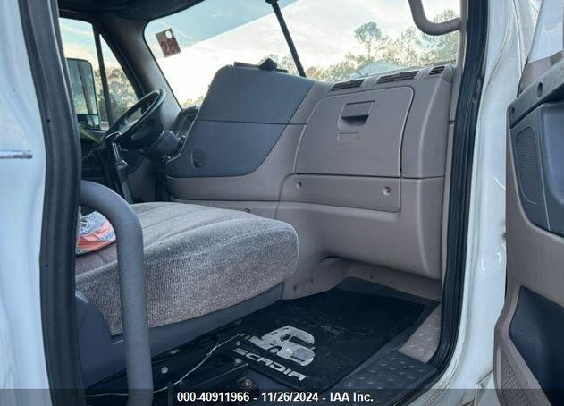 2014 FREIGHTLINER CASCADIA 125 VIN: 1FUJGLD55ELFK7640