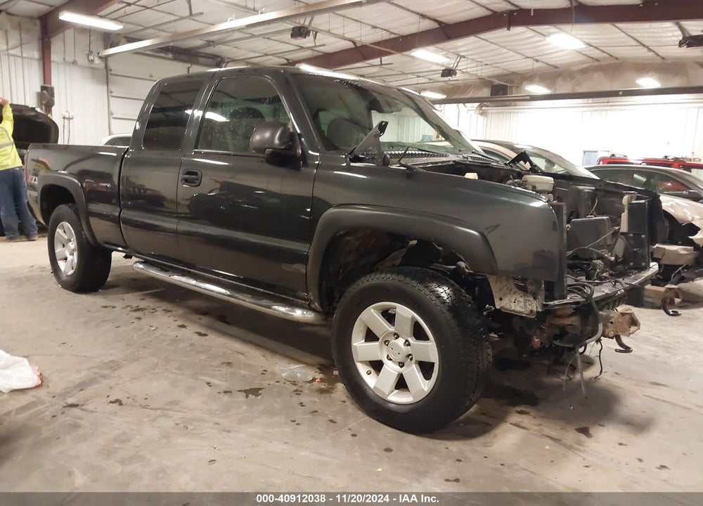 2003 CHEVROLET SILVERADO 1500 LS VIN: 2GCEK19T731246930