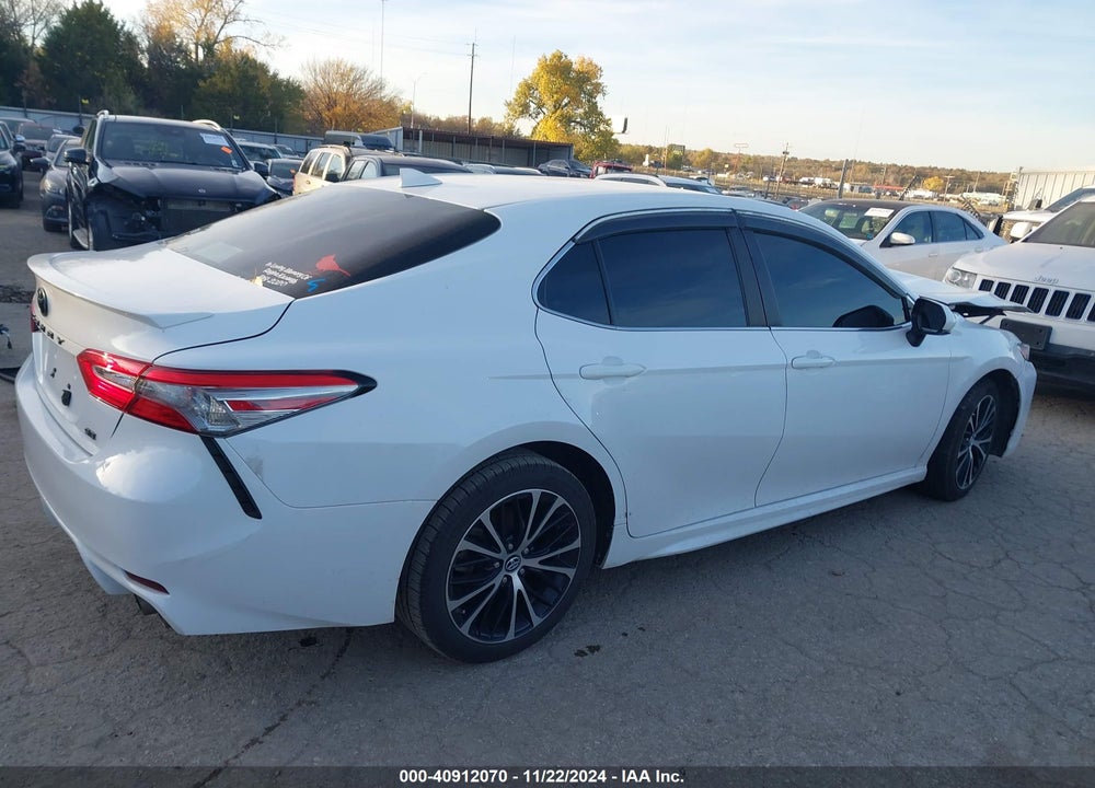 2019 TOYOTA CAMRY VIN: 4T1B11HK5KU832720