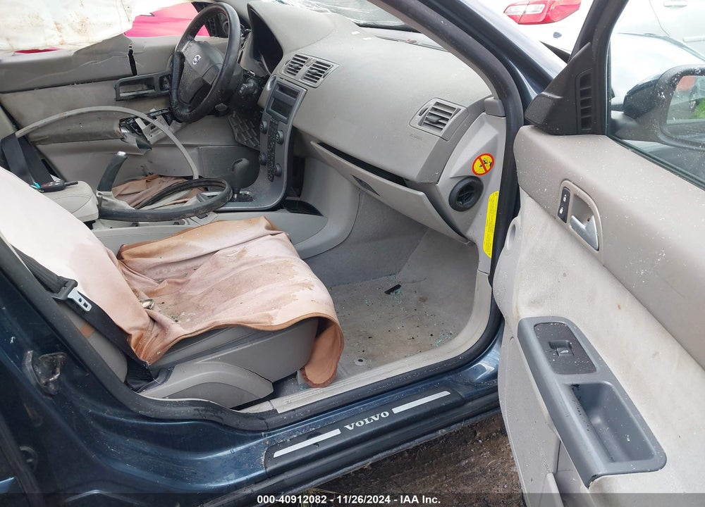2005 VOLVO V50 2.4I VIN: YV1MW390152066860