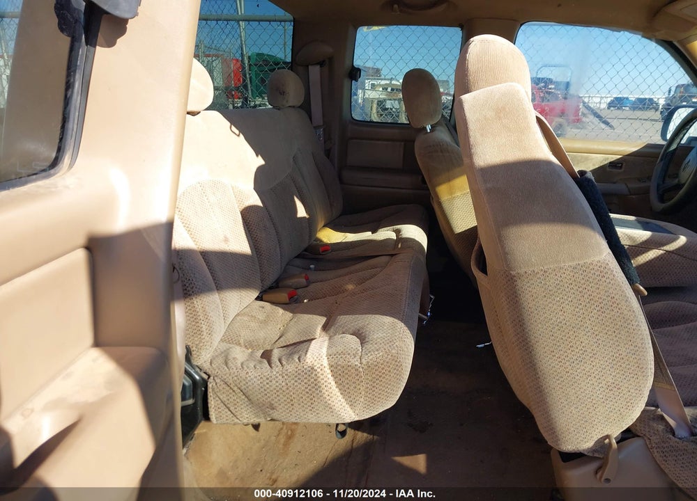 1999 CHEVROLET SILVERADO 1500 LS VIN: 2GCEC19V8X1139647
