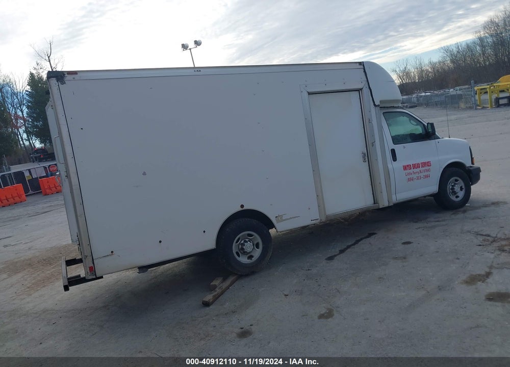2015 CHEVROLET EXPRESS CUTAWAY 3500 VIN: 1GB0G3CF4F1282261