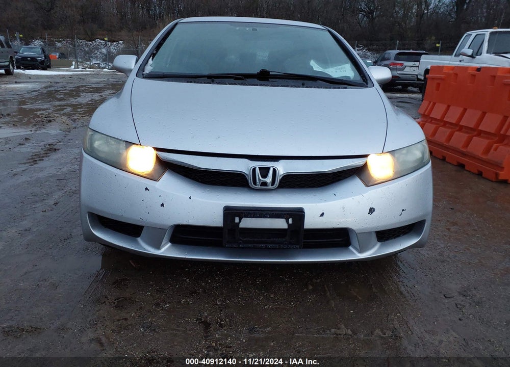2010 HONDA CIVIC LX VIN: 19XFA1F52AE003877