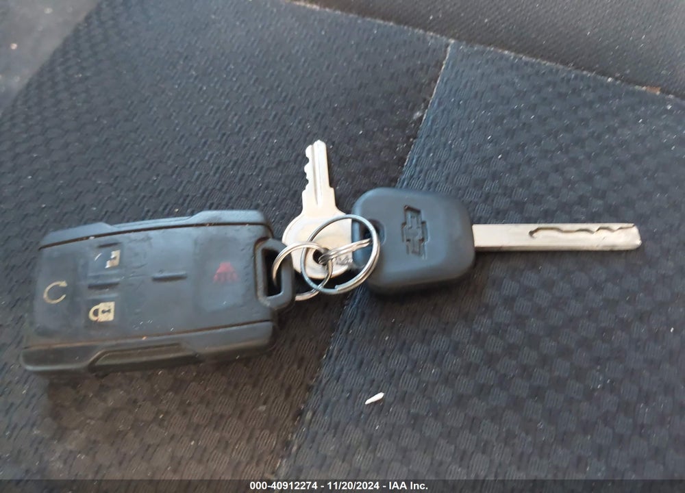 2017 CHEVROLET SILVERADO 1500 2LT VIN: 1GCVKREC2HZ193654