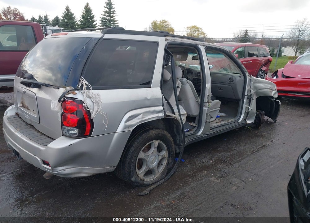 2008 CHEVROLET TRAILBLAZER LT VIN: 1GNDT13SX82127583
