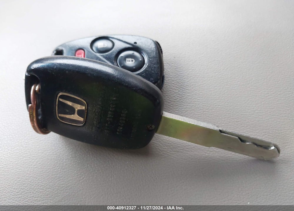 2011 HONDA PILOT EX-L VIN: 5FNYF4H54BB051028