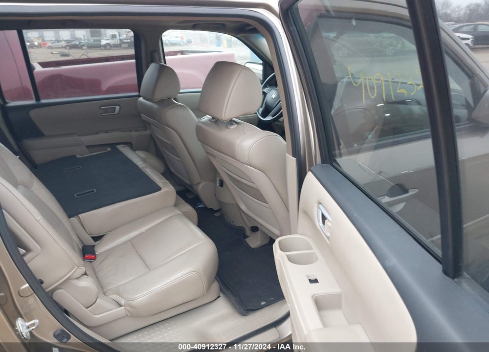 2011 HONDA PILOT EX-L VIN: 5FNYF4H54BB051028