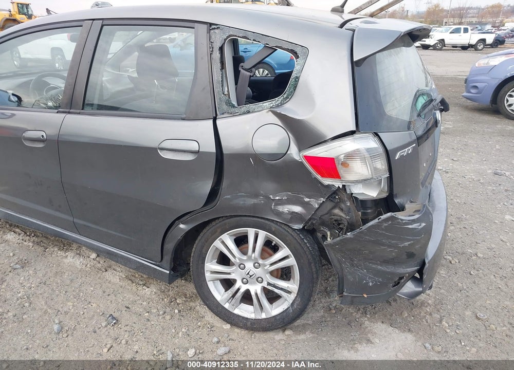 2011 HONDA FIT SPORT VIN: JHMGE8H50BC026791