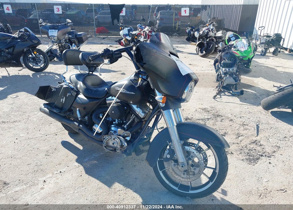 2015 HARLEY-DAVIDSON FLHXS STREET GLIDE SPECIAL VIN: 1HD1KRM1XFB706099