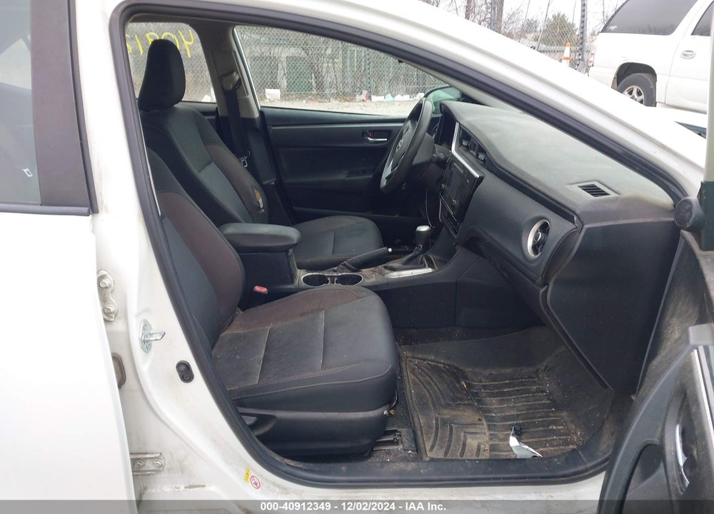 2017 TOYOTA COROLLA LE VIN: 2T1BURHE3HC949965