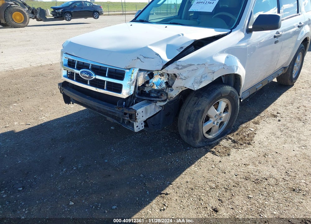 2009 FORD ESCAPE XLT VIN: 1FMCU03709KC68098