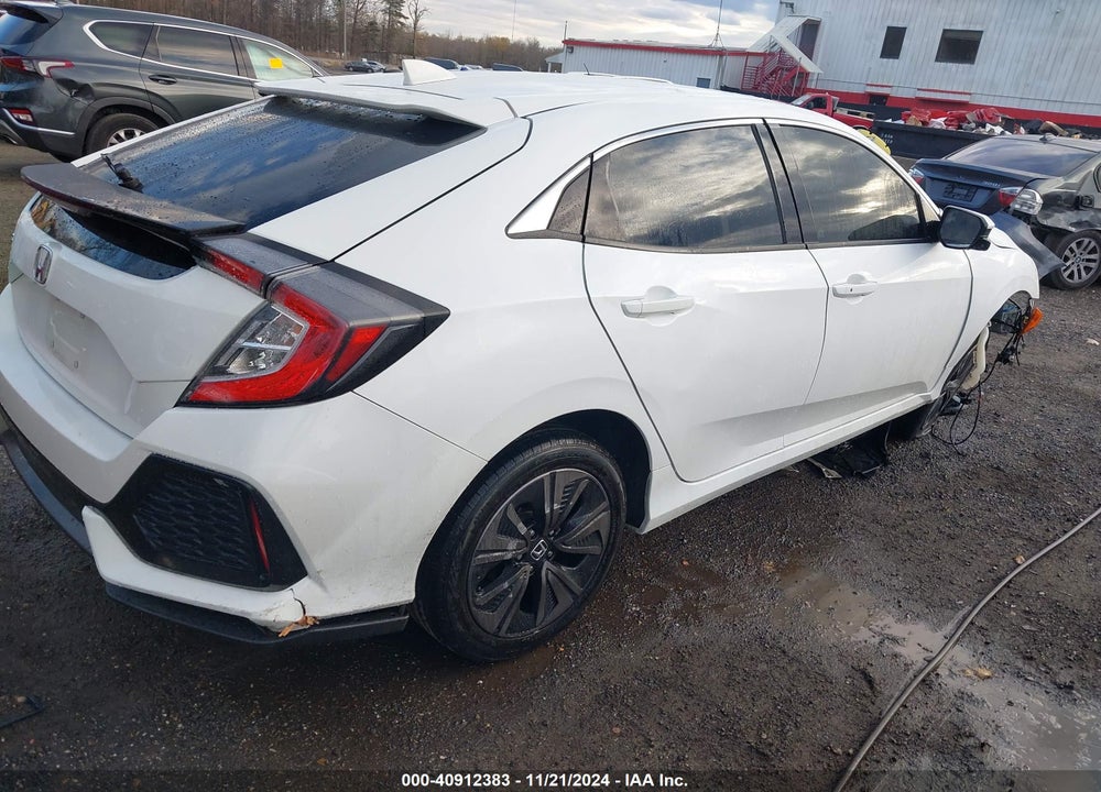 2018 HONDA CIVIC EX VIN: SHHFK7H51JU401569