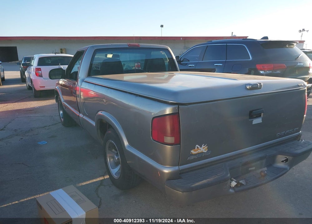 2001 CHEVROLET S-10 LS VIN: 1GCCS14561K111015
