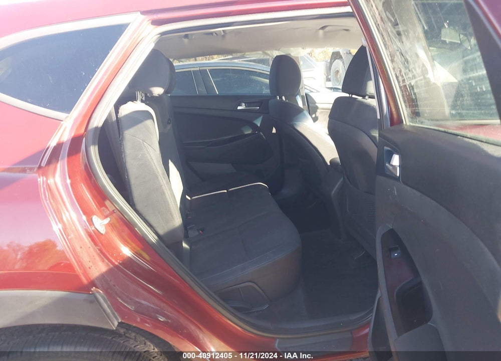 2020 HYUNDAI TUCSON SE VIN: KM8J23A47LU240270