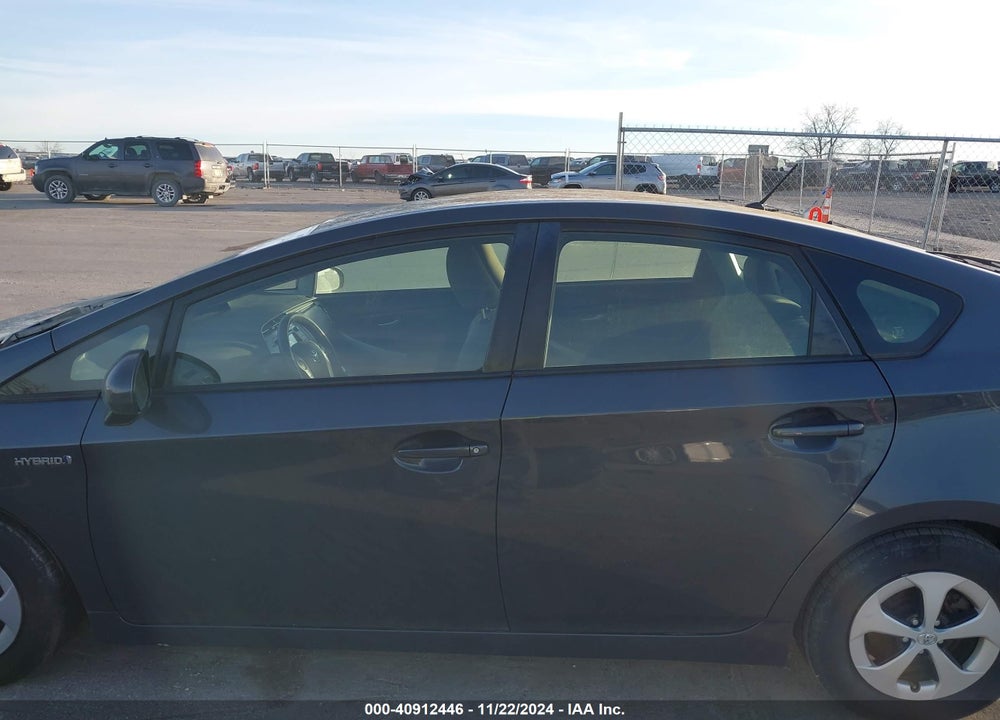 2013 TOYOTA PRIUS TWO VIN: JTDKN3DU1D1643353