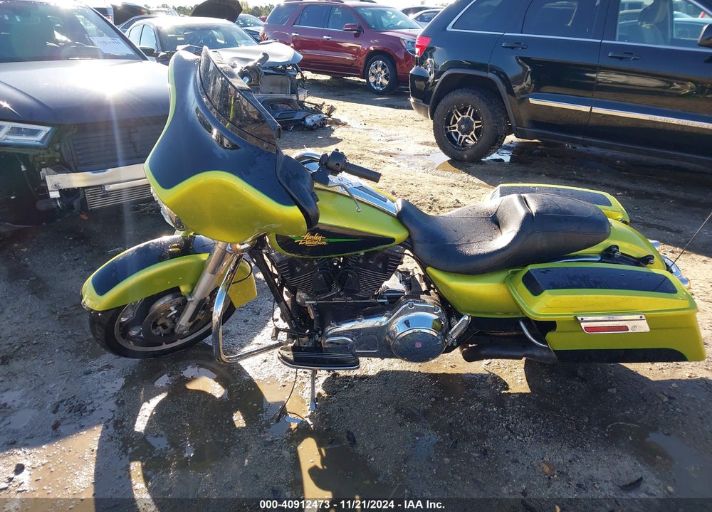 2011 HARLEY-DAVIDSON FLHX VIN: 1HD1KB419BB647614