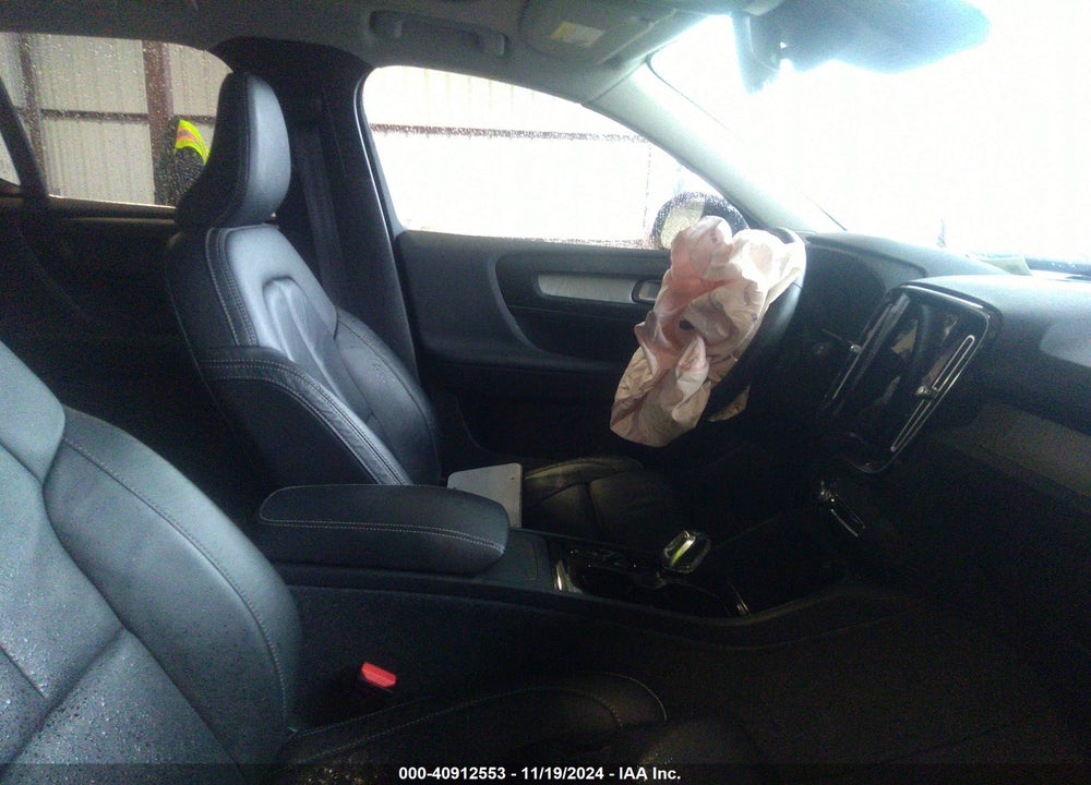 2023 VOLVO XC40 PLUS BRIGHT THEME VIN: YV4L12UN6P2088821