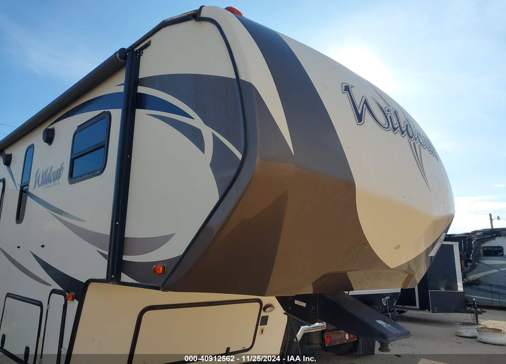 2017 WILDCAT 29RLX VIN: 5ZT3WCUB6HG000840