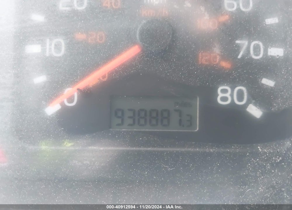 2000 VOLVO VN VIN: 4V4ND3JJ7YN241432