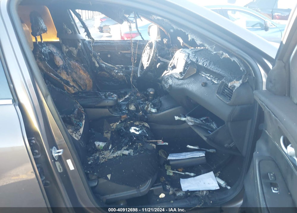 2019 KIA SORENTO 3.3L LX VIN: 5XYPG4A50KG481277