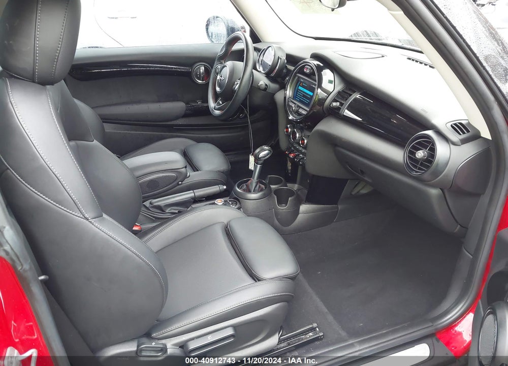 2019 MINI HARDTOP VIN: WMWXP7C52K2A52392