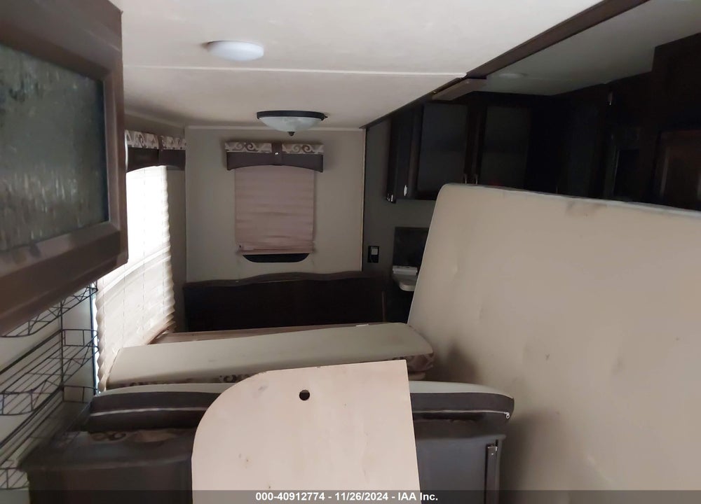2017 PALOMINO 5TH WHEEL VIN: 4X4TPUD27HP066330